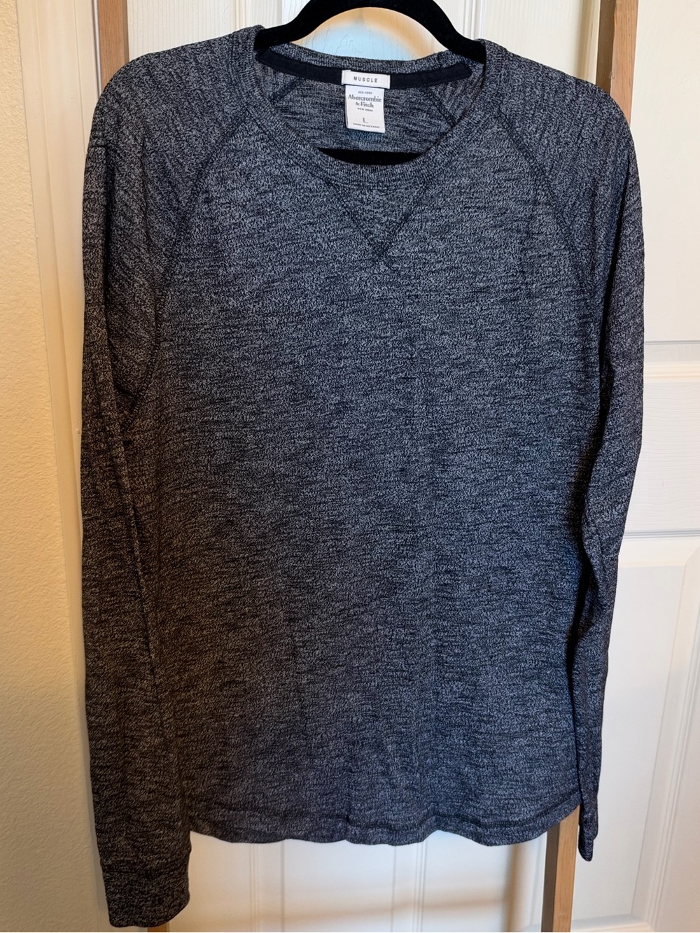 Abercrombie & Fitch Men's Heathered Charcoal Crewneck Sweater